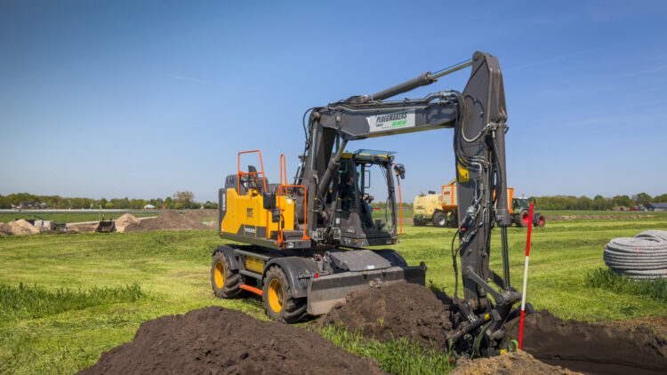 Mobiele graafmachine Volvo EW160E van Ploegmakers GGI