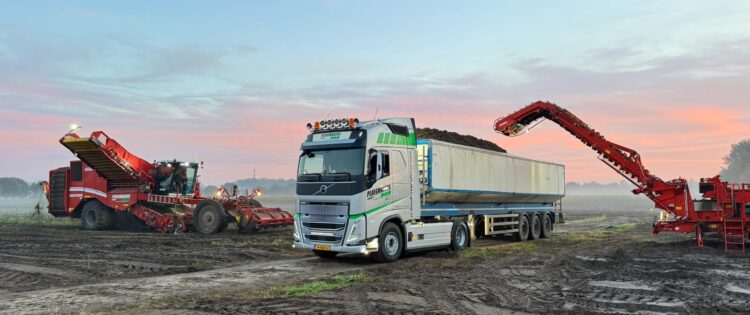 Vrachtwagen Stijn met rooiers